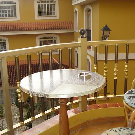 Las Palmeras Apartman *